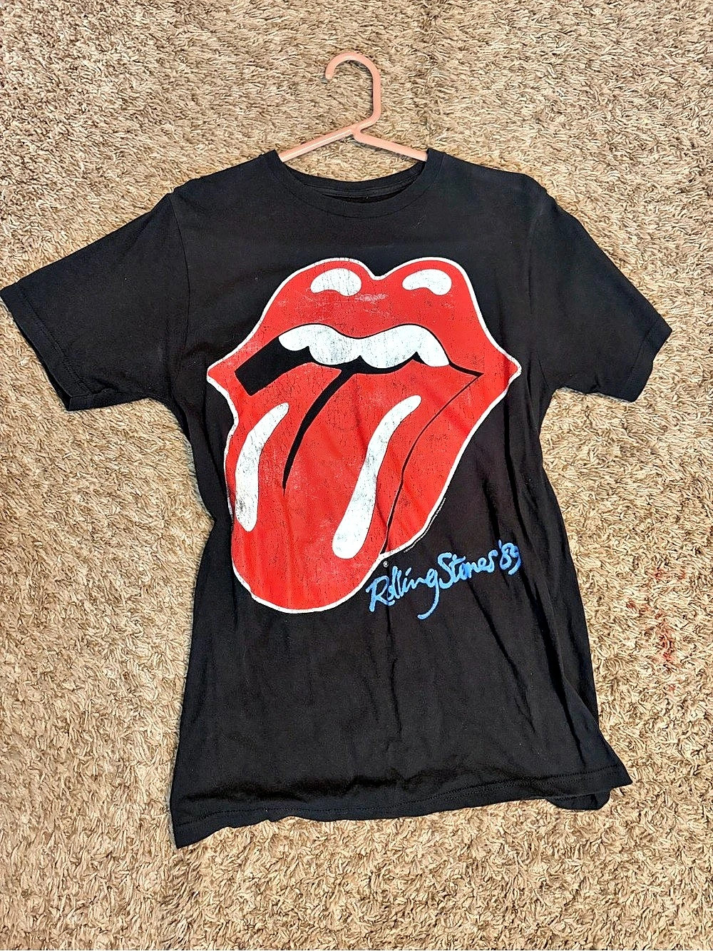 The Rolling Stones '89 Tongue T-Shirt Rolling Stones Graphic Tee in Black & Red
